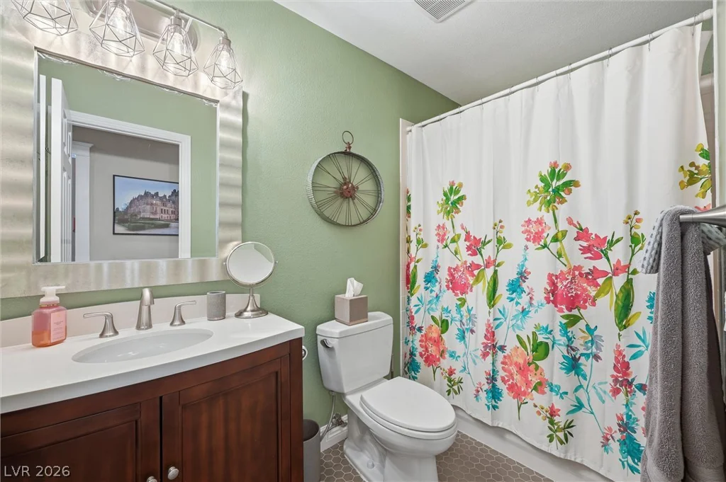 6908 Bienville, Las Vegas, NV 89131