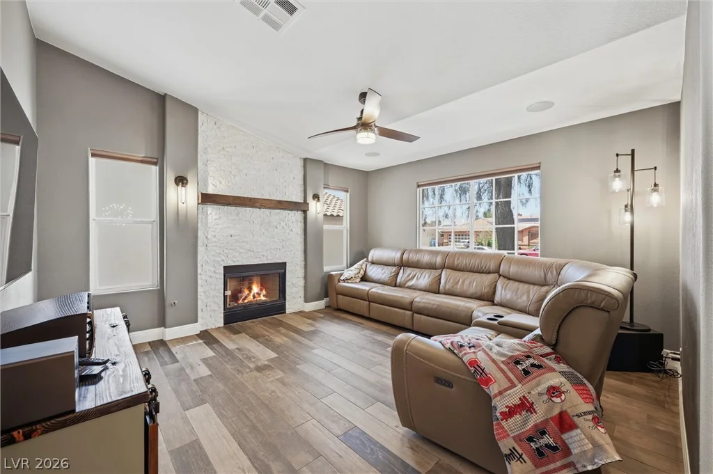 6908 Bienville, Las Vegas, NV 89131