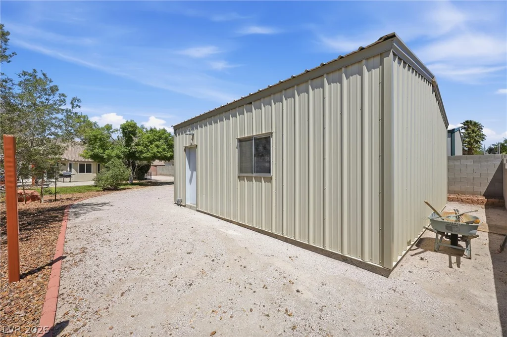 6908 Bienville, Las Vegas, NV 89131