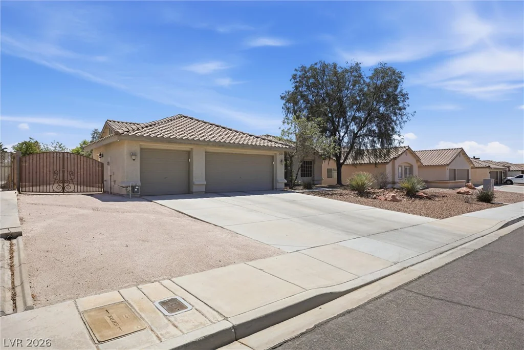 6908 Bienville, Las Vegas, NV 89131