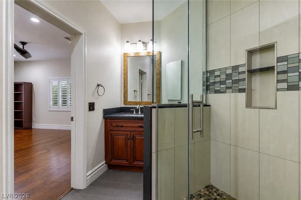 9592 Camino Capistrano, Las Vegas, NV 89147