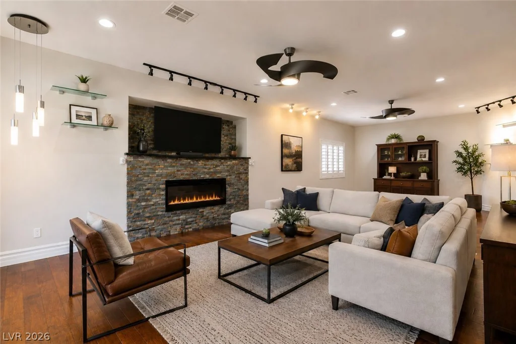 9592 Camino Capistrano, Las Vegas, NV 89147