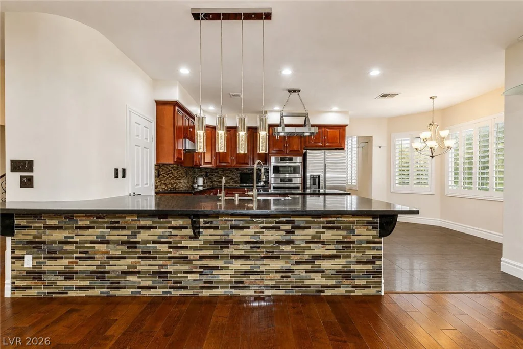 9592 Camino Capistrano, Las Vegas, NV 89147