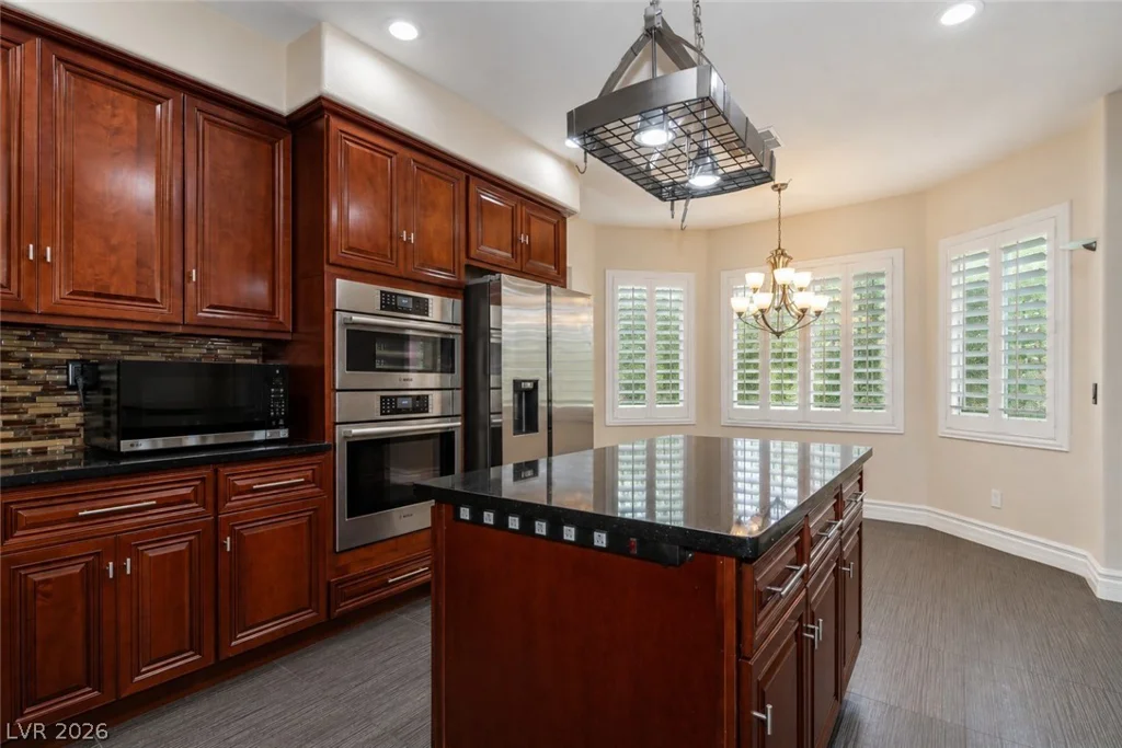 9592 Camino Capistrano, Las Vegas, NV 89147