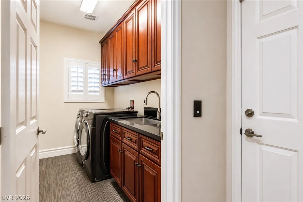 9592 Camino Capistrano, Las Vegas, NV 89147