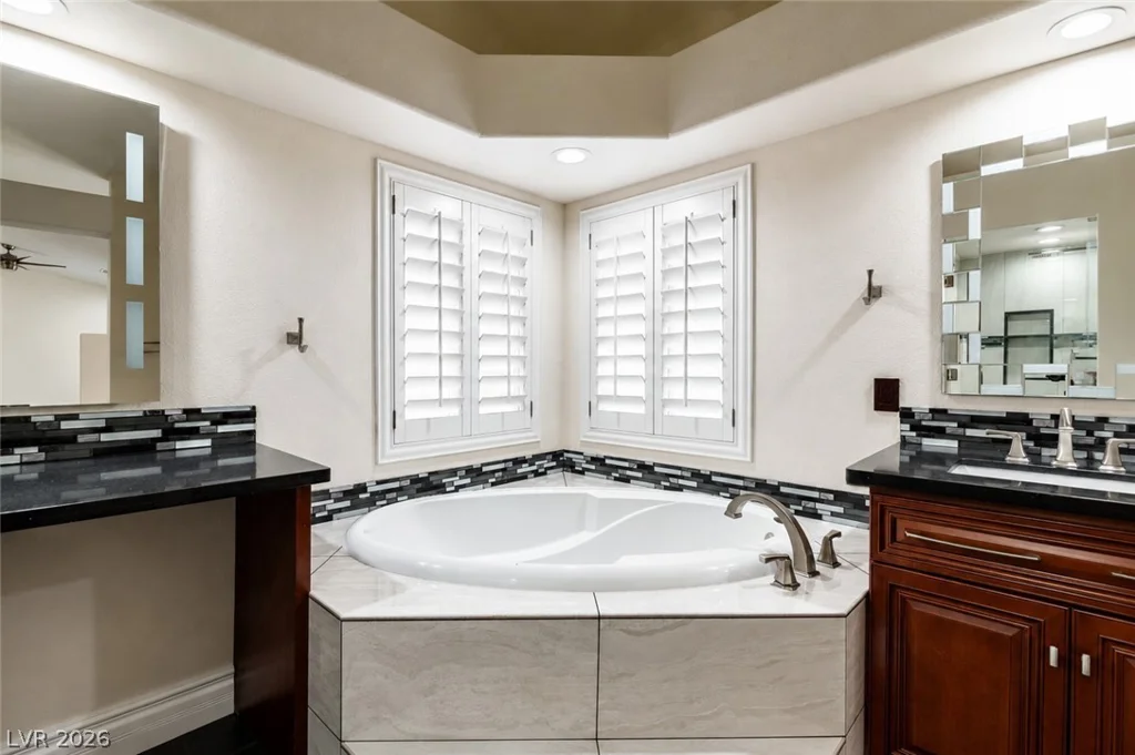 9592 Camino Capistrano, Las Vegas, NV 89147