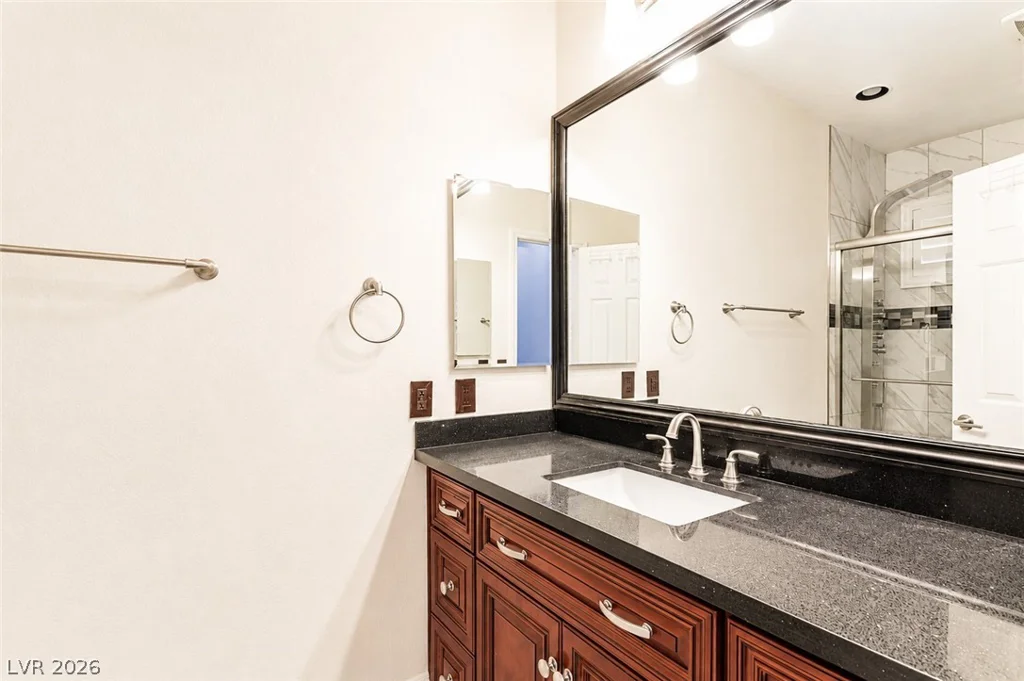 9592 Camino Capistrano, Las Vegas, NV 89147