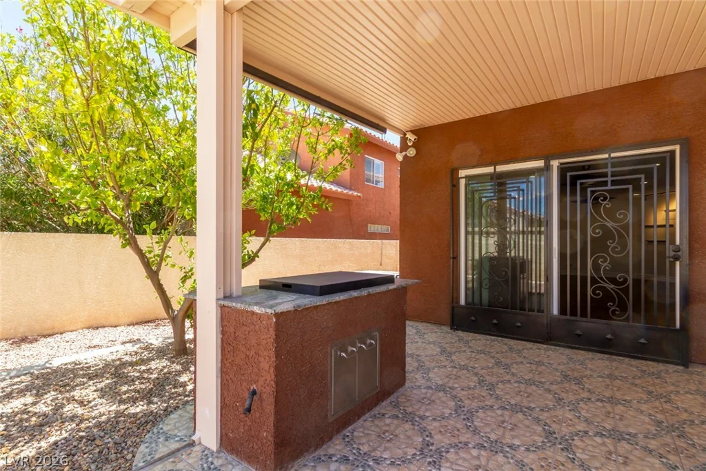 9592 Camino Capistrano, Las Vegas, NV 89147