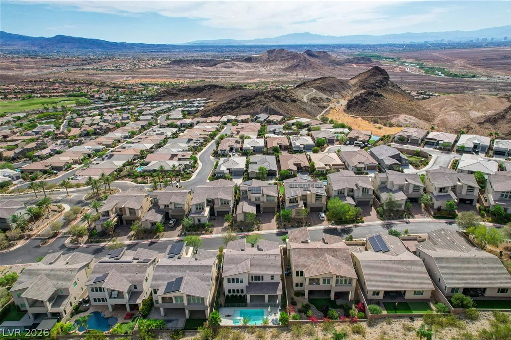 32 Vista Outlook, Henderson, NV 89011