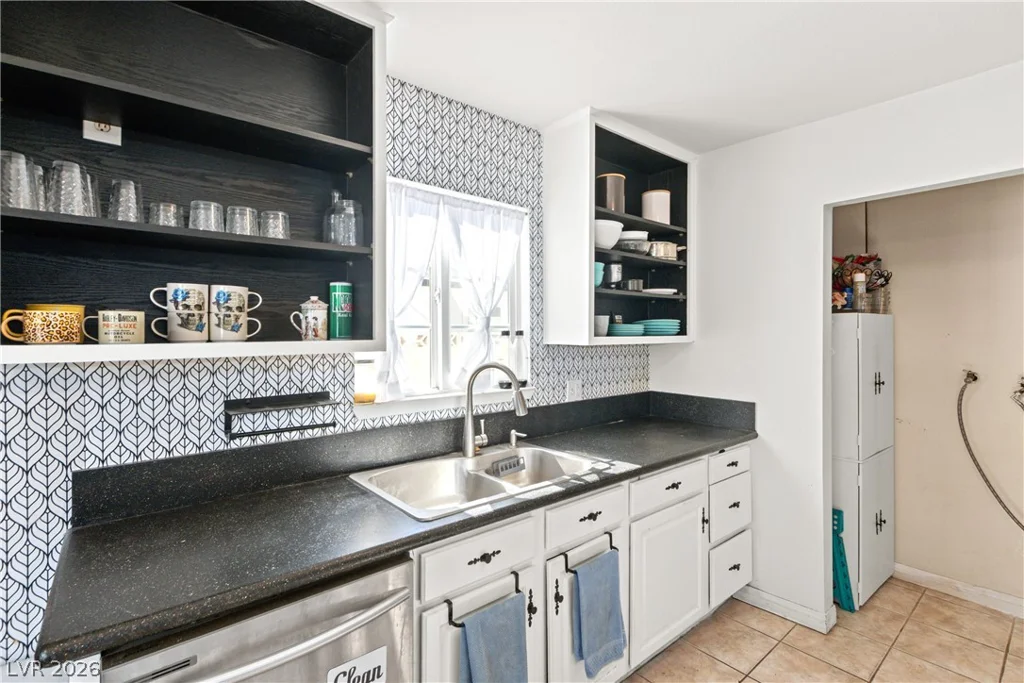 6214 Gunderson, Las Vegas, NV 89103