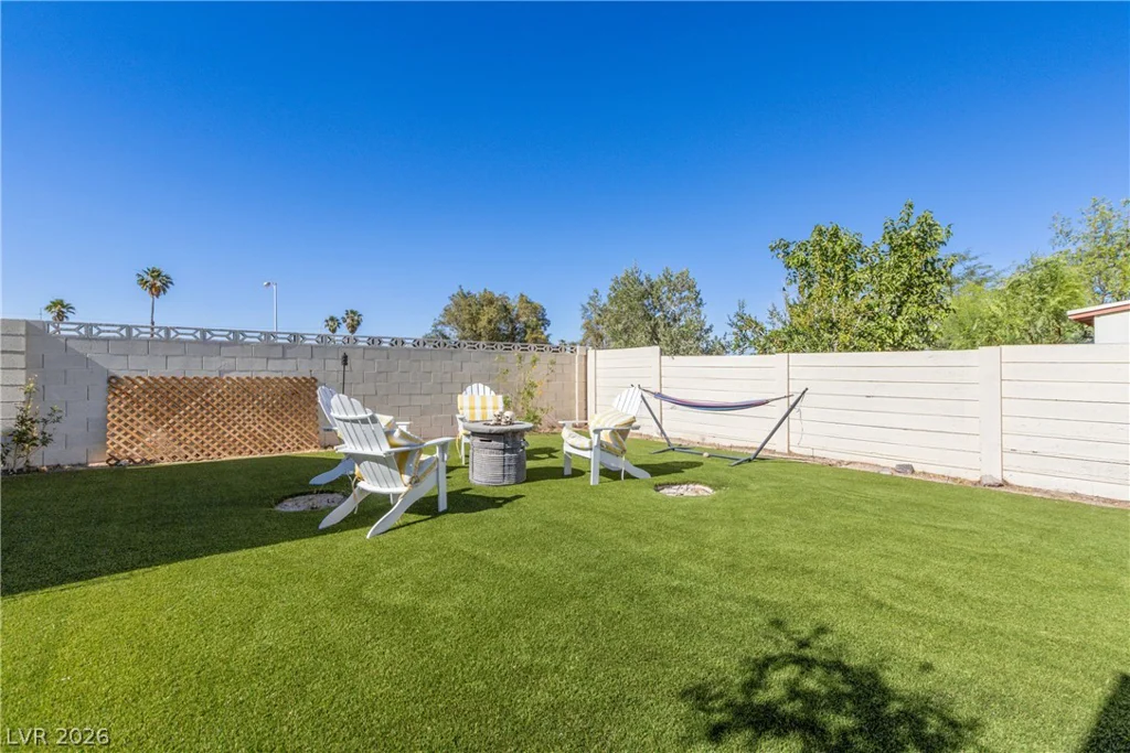 6214 Gunderson, Las Vegas, NV 89103