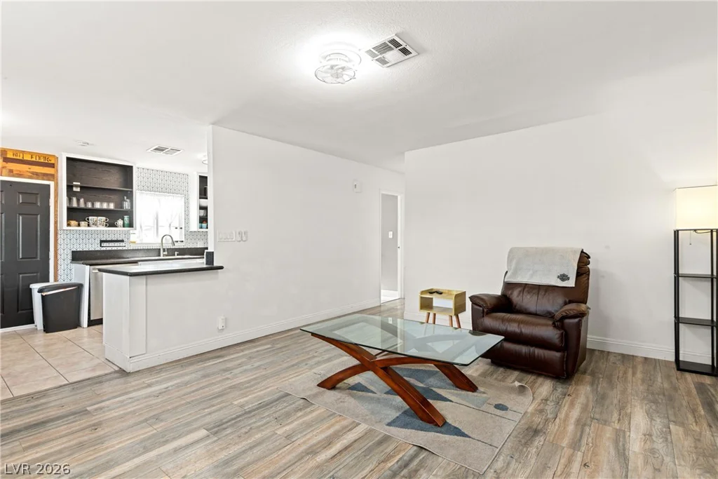 6214 Gunderson, Las Vegas, NV 89103