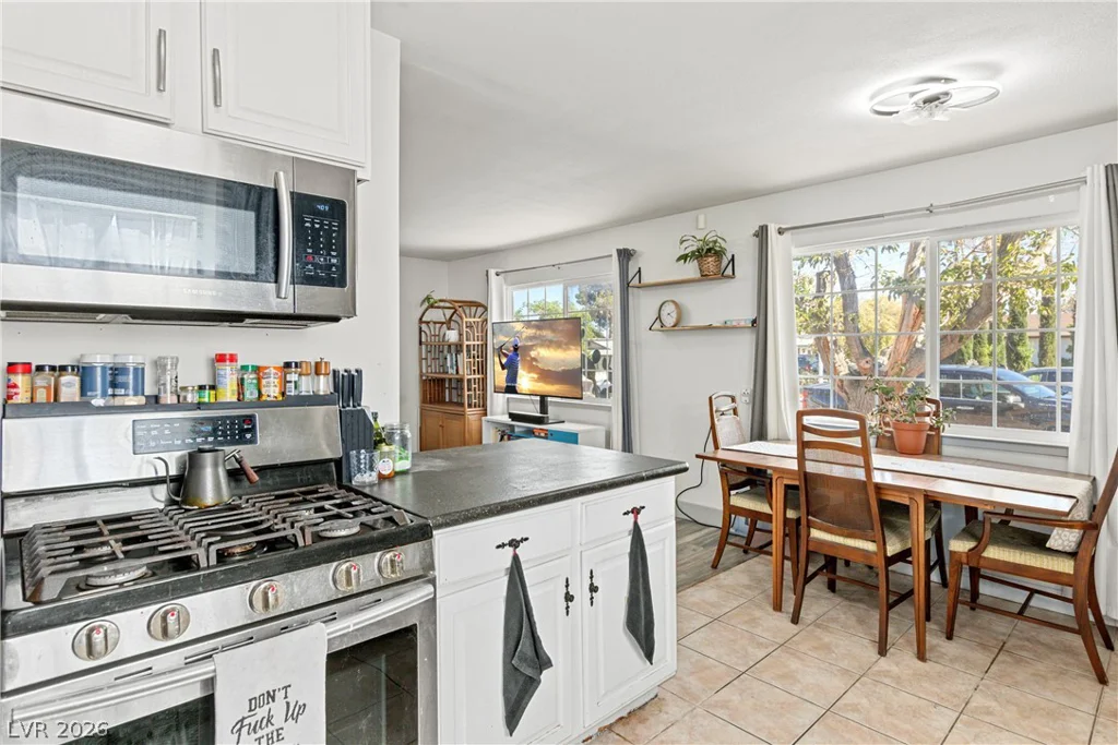 6214 Gunderson, Las Vegas, NV 89103