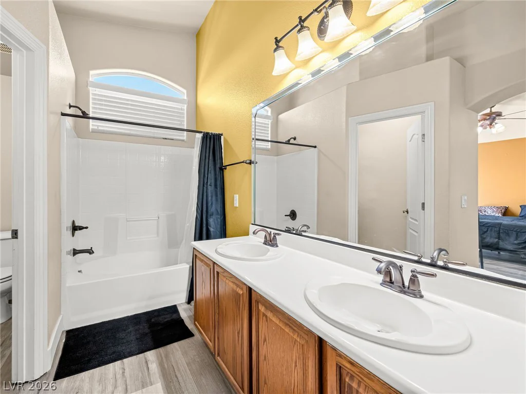 6495 Clara Bow, Las Vegas, NV 89122