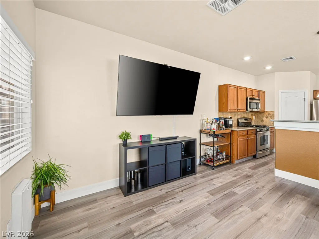 6495 Clara Bow, Las Vegas, NV 89122