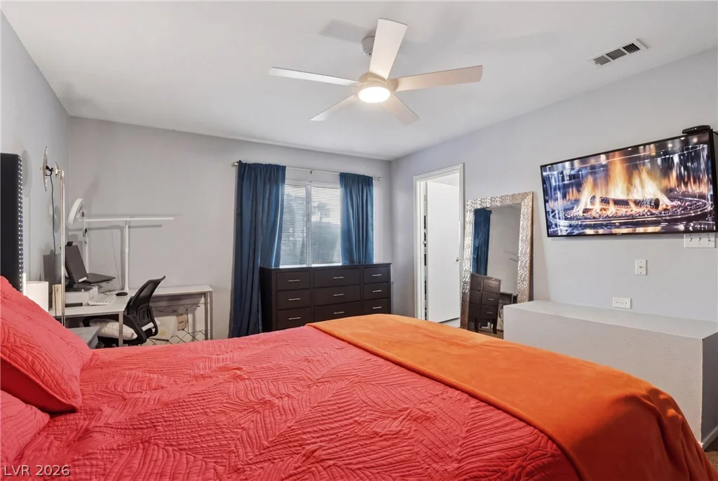 9051 Hollow Green, Las Vegas, NV 89129