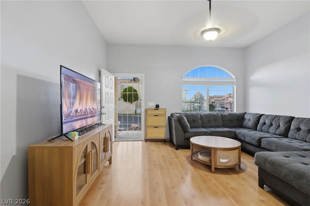 9051 Hollow Green, Las Vegas, NV 89129