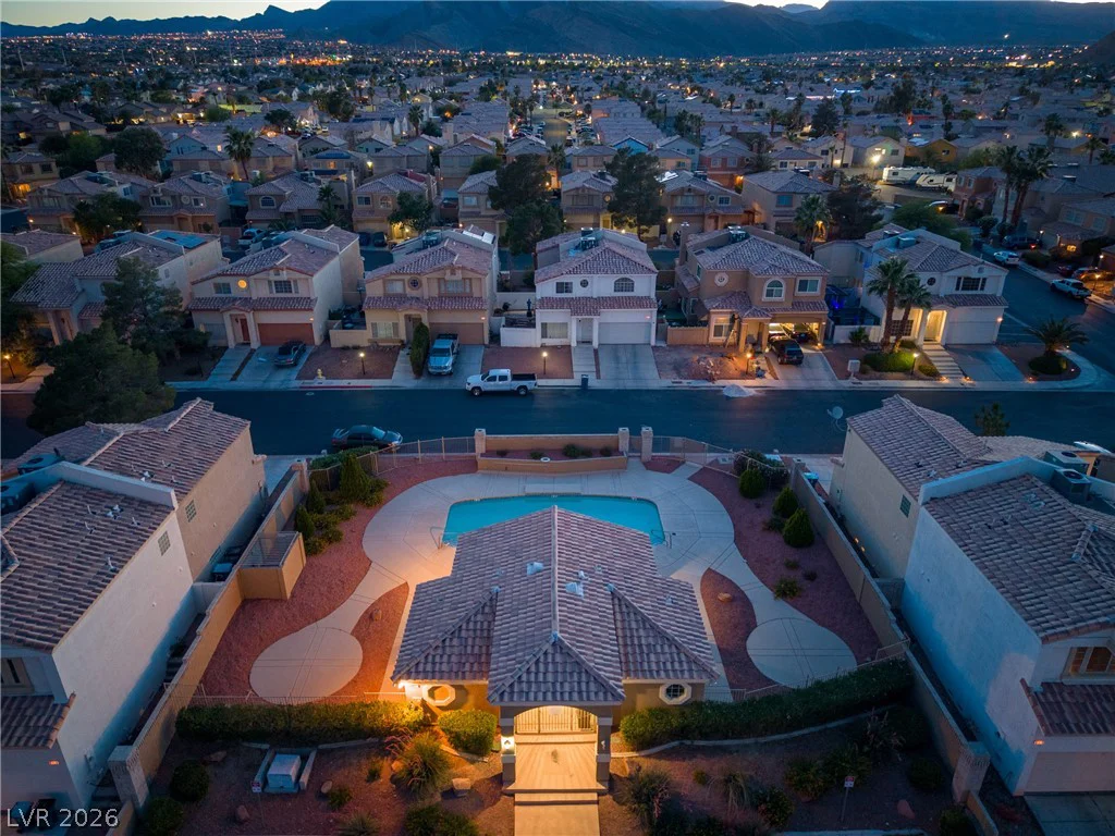 9051 Hollow Green, Las Vegas, NV 89129