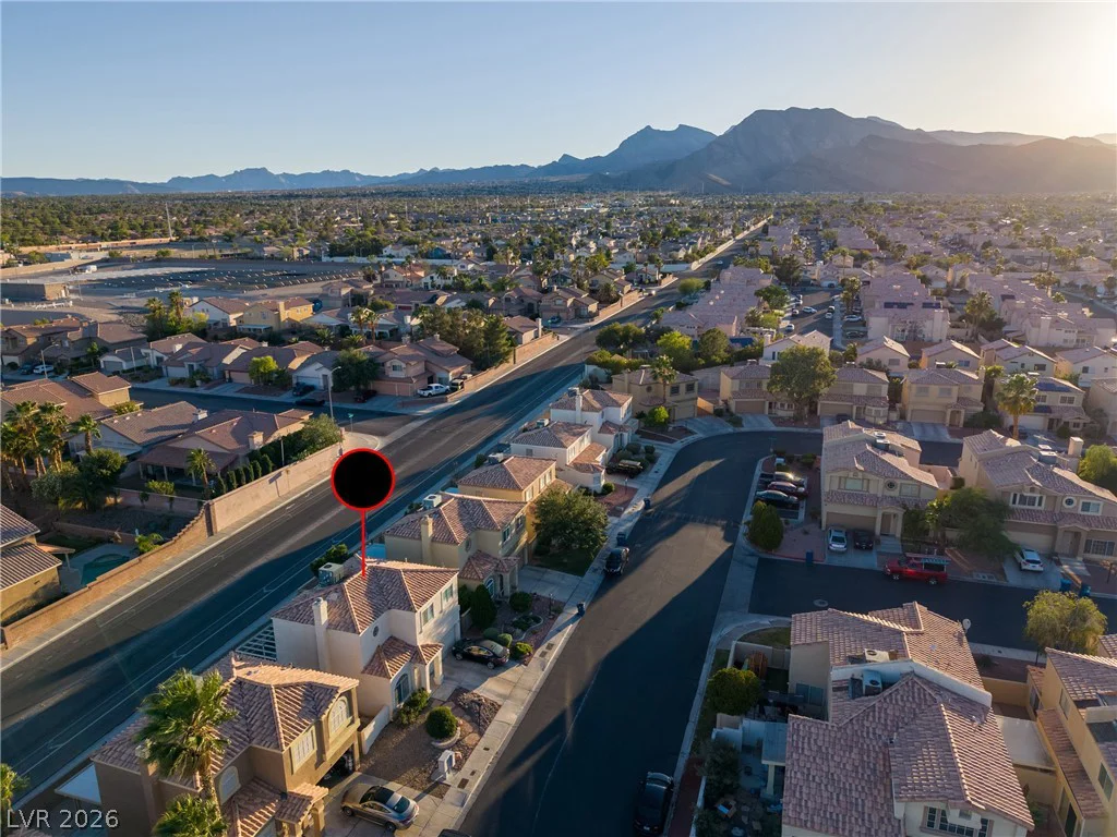 9051 Hollow Green, Las Vegas, NV 89129