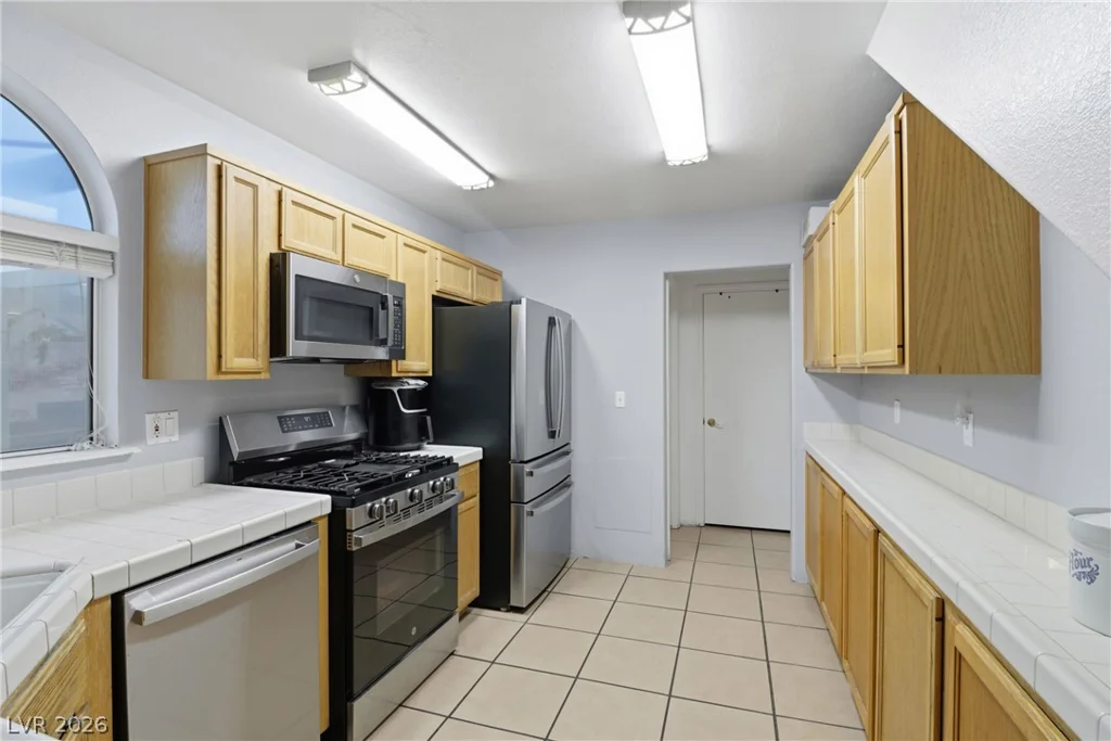 9051 Hollow Green, Las Vegas, NV 89129