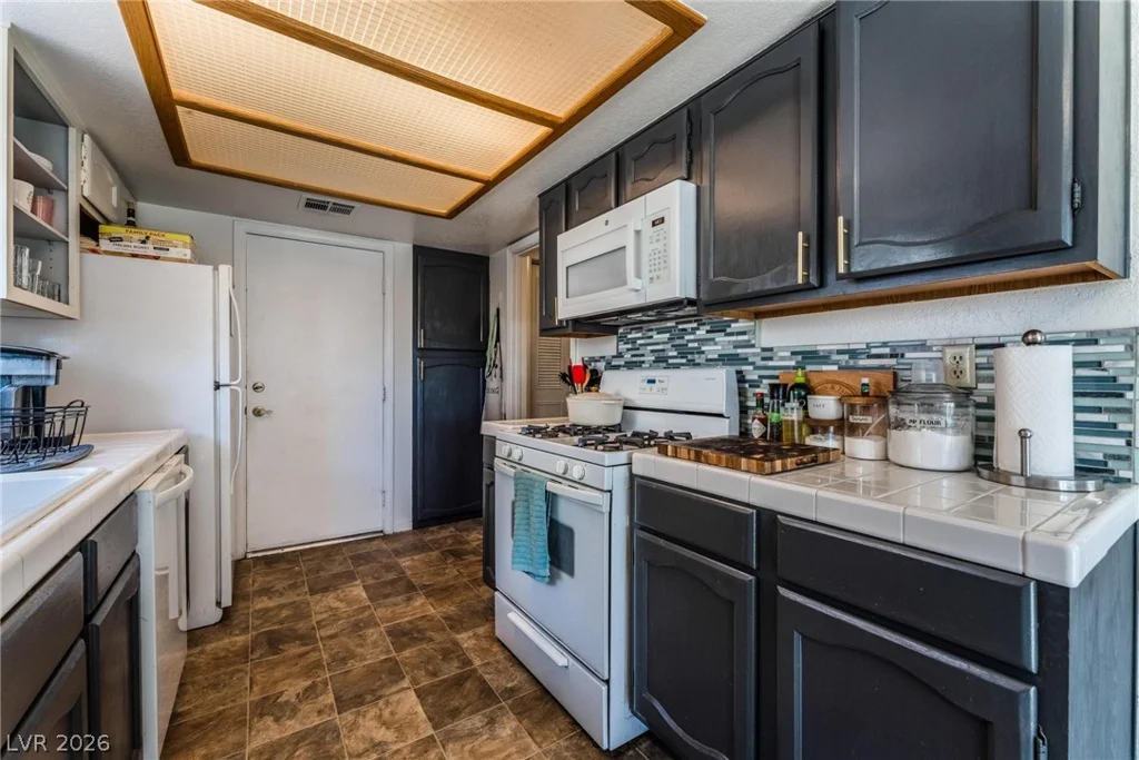 6673 Pleasant Plains, Las Vegas, NV 89108