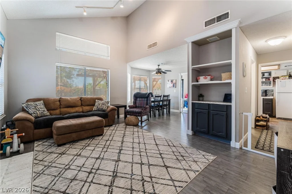 6673 Pleasant Plains, Las Vegas, NV 89108