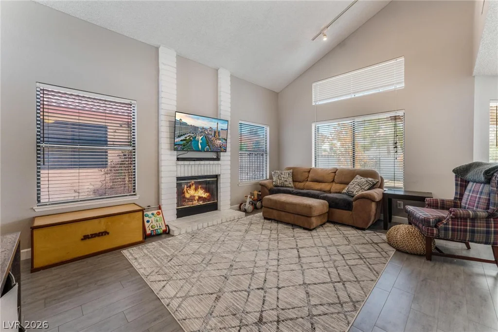 6673 Pleasant Plains, Las Vegas, NV 89108