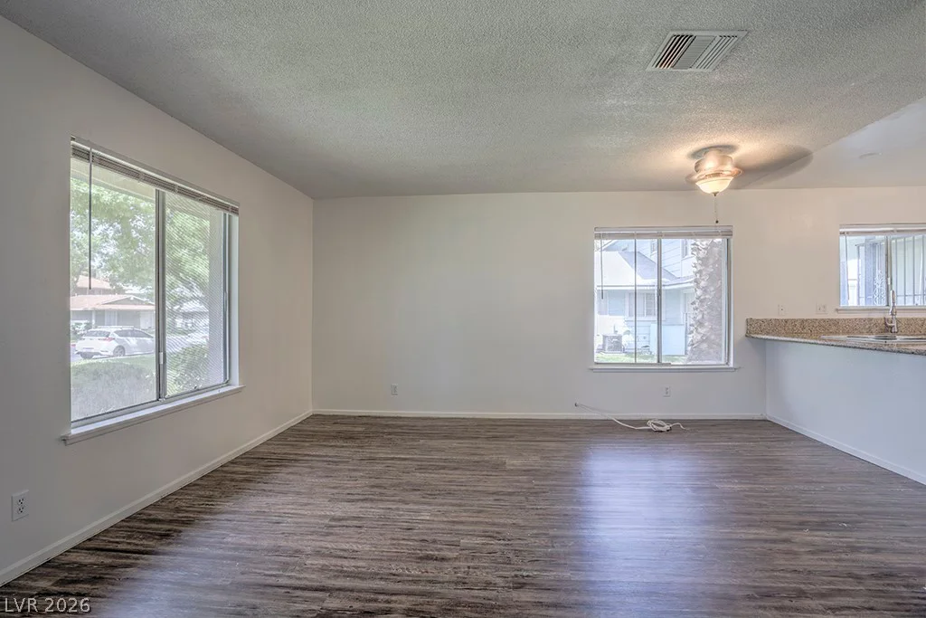 1433 Elizabeth, Las Vegas, NV 89119