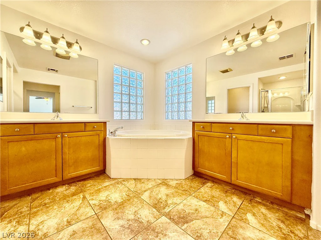 10528 Groton, Las Vegas, NV 89129