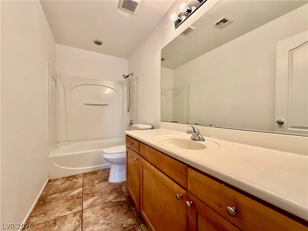 10528 Groton, Las Vegas, NV 89129