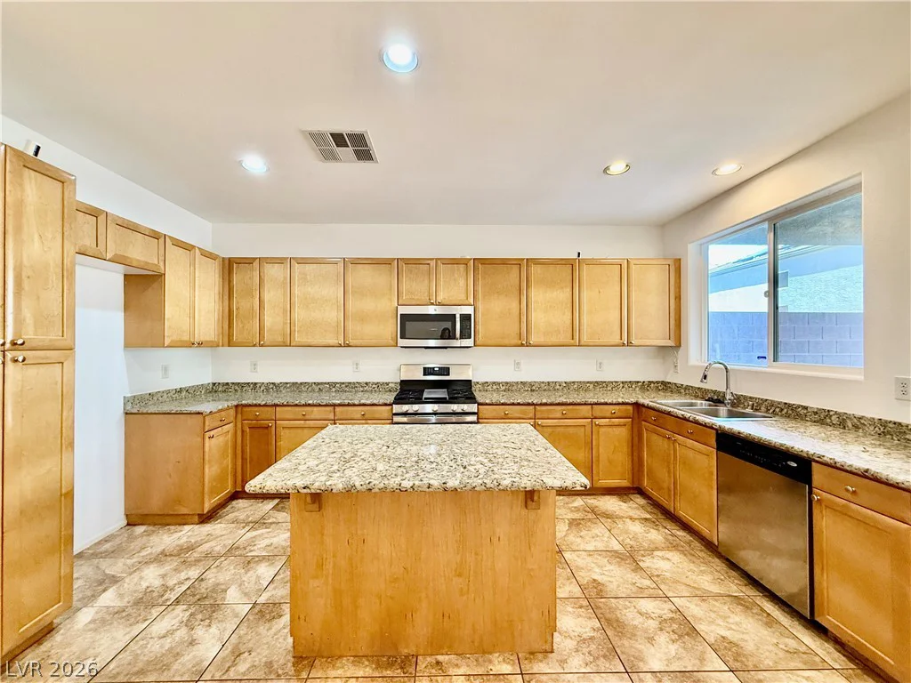 10528 Groton, Las Vegas, NV 89129