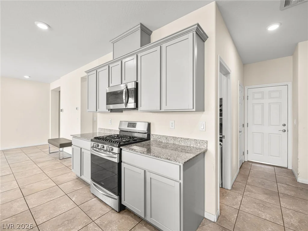 7246 Dazzle Point, North Las Vegas, NV 89084
