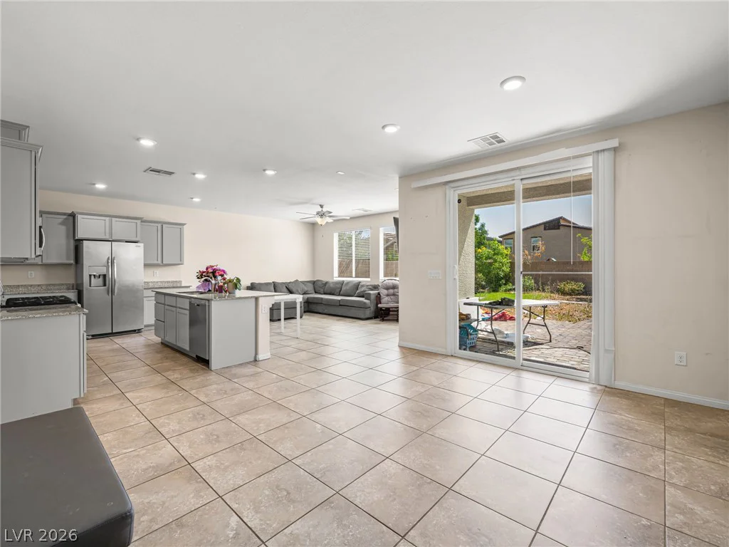 7246 Dazzle Point, North Las Vegas, NV 89084