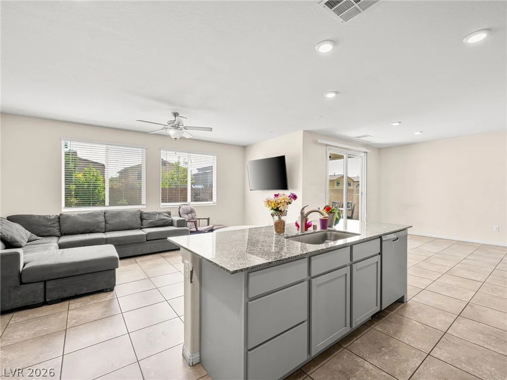 7246 Dazzle Point, North Las Vegas, NV 89084
