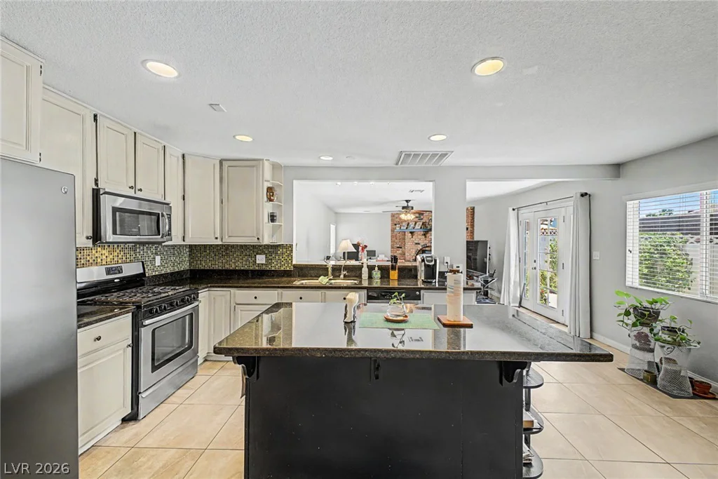 7310 Pleasant View, Las Vegas, NV 89147