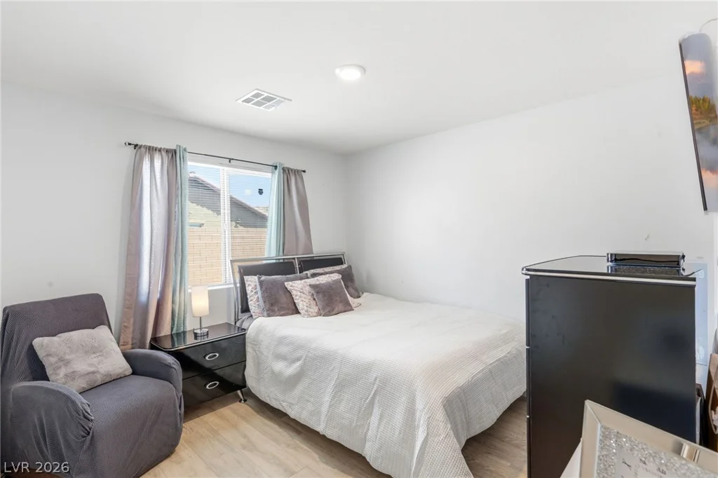 1869 Crystal Meadow, Las Vegas, NV 89115