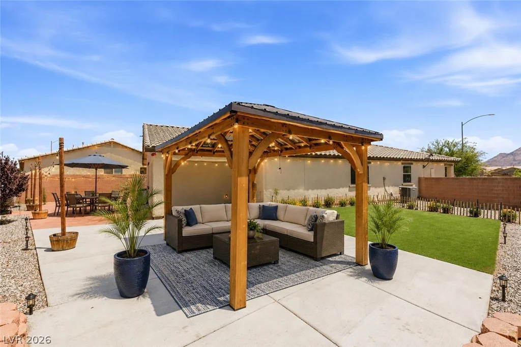 1869 Crystal Meadow, Las Vegas, NV 89115