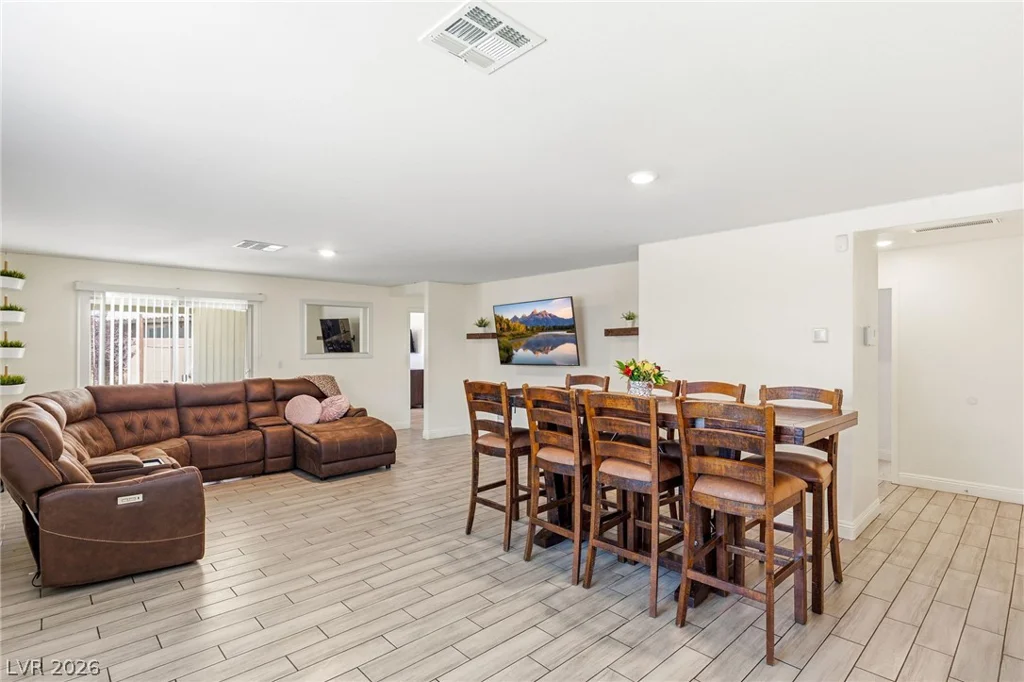1869 Crystal Meadow, Las Vegas, NV 89115