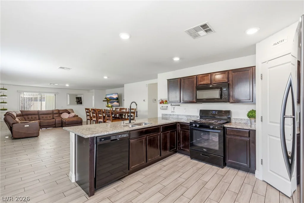 1869 Crystal Meadow, Las Vegas, NV 89115