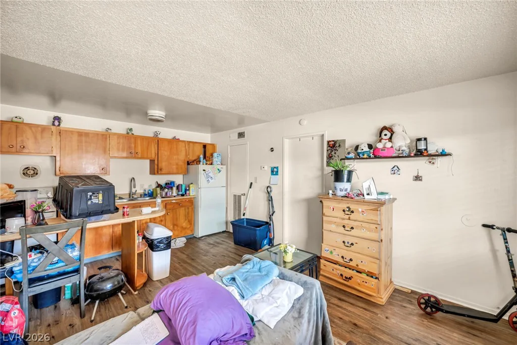 3719 Hazelwood, Las Vegas, NV 89119