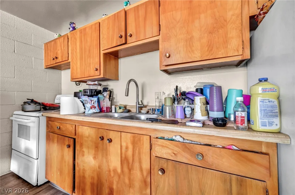 3719 Hazelwood, Las Vegas, NV 89119