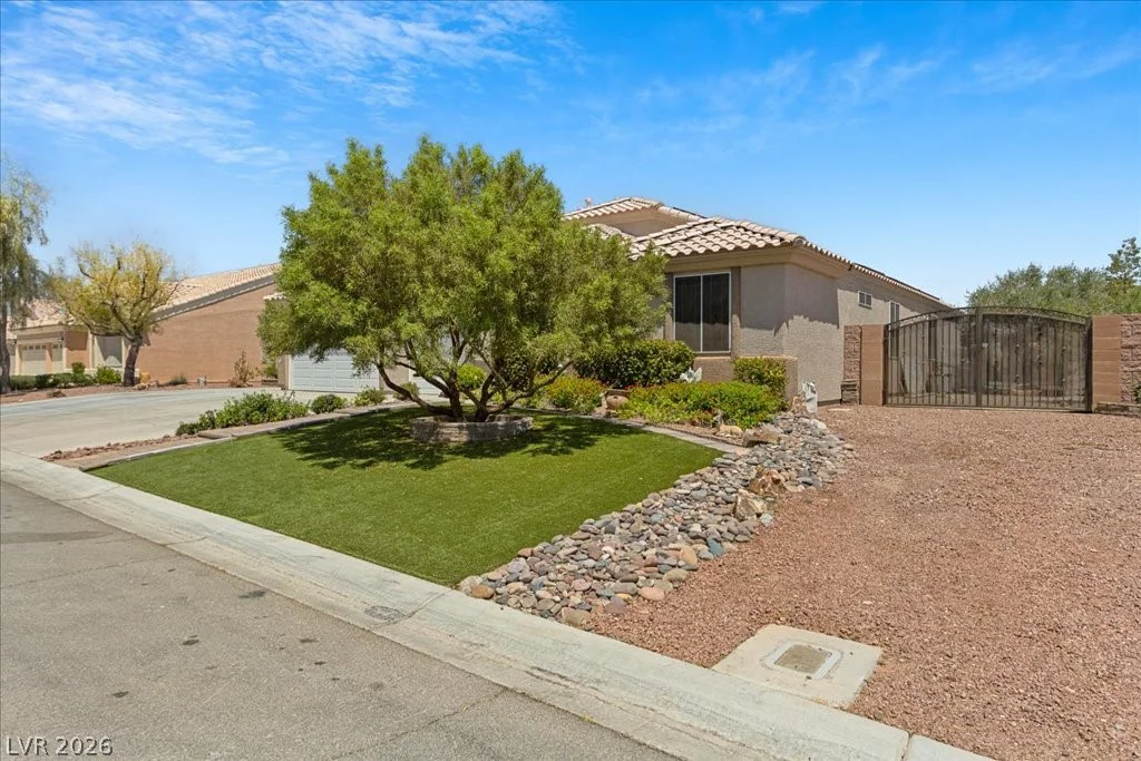 284 Ben Johnson, Las Vegas, NV 89183