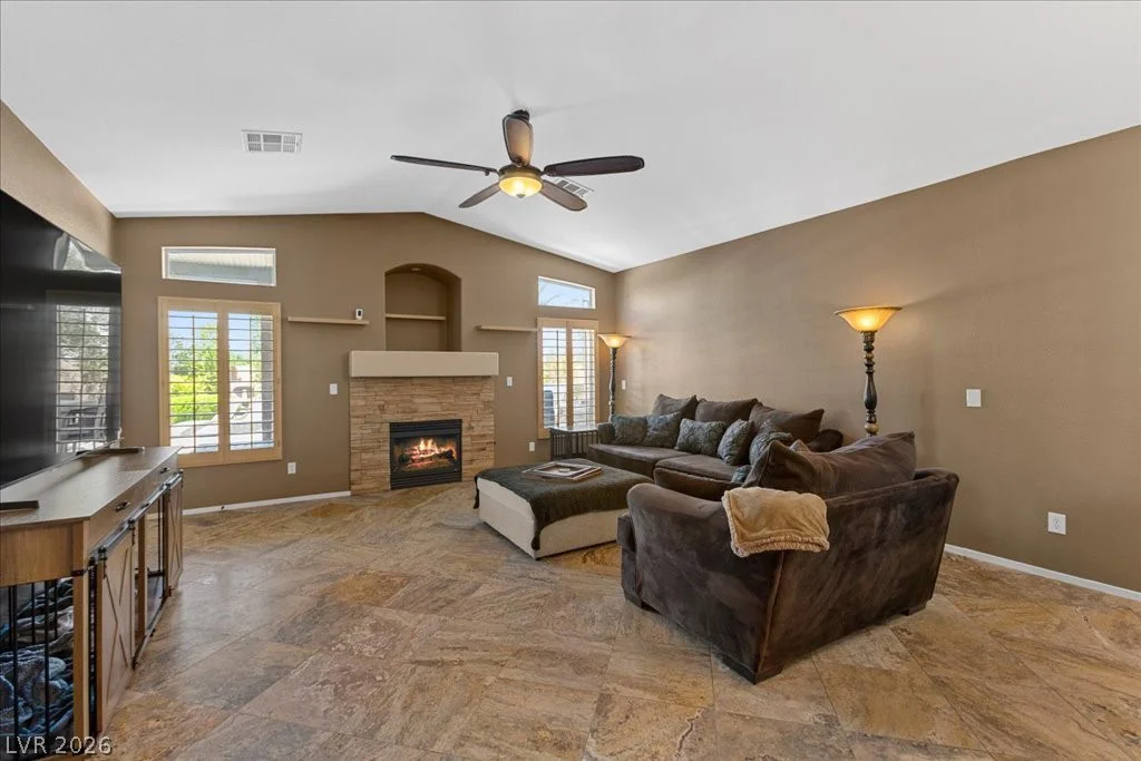 284 Ben Johnson, Las Vegas, NV 89183
