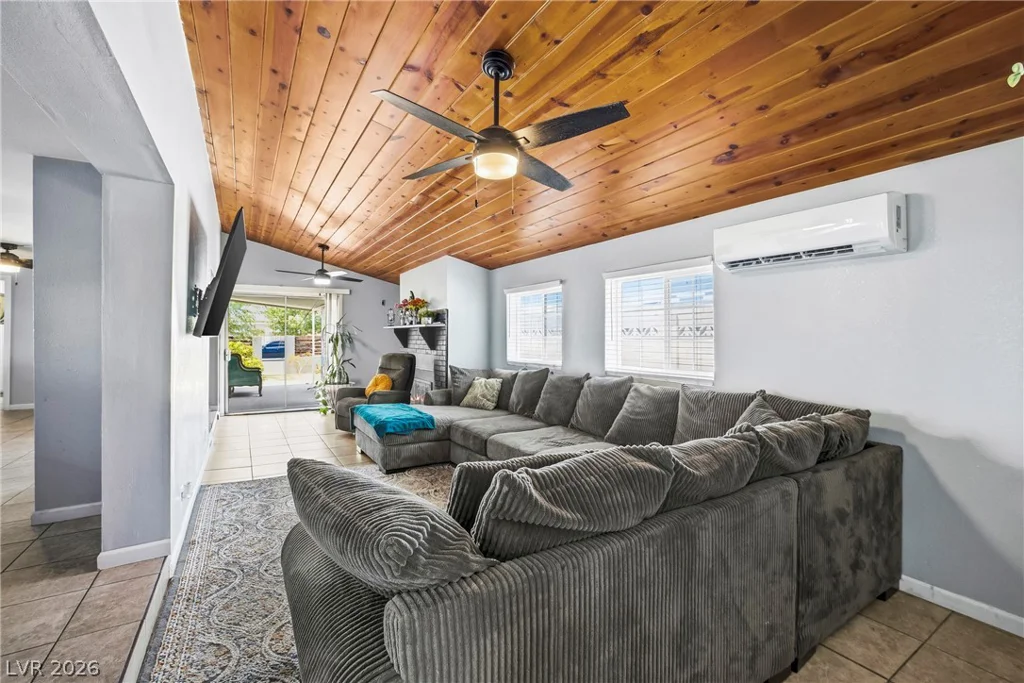 3516 Cactus Springs, Las Vegas, NV 89115