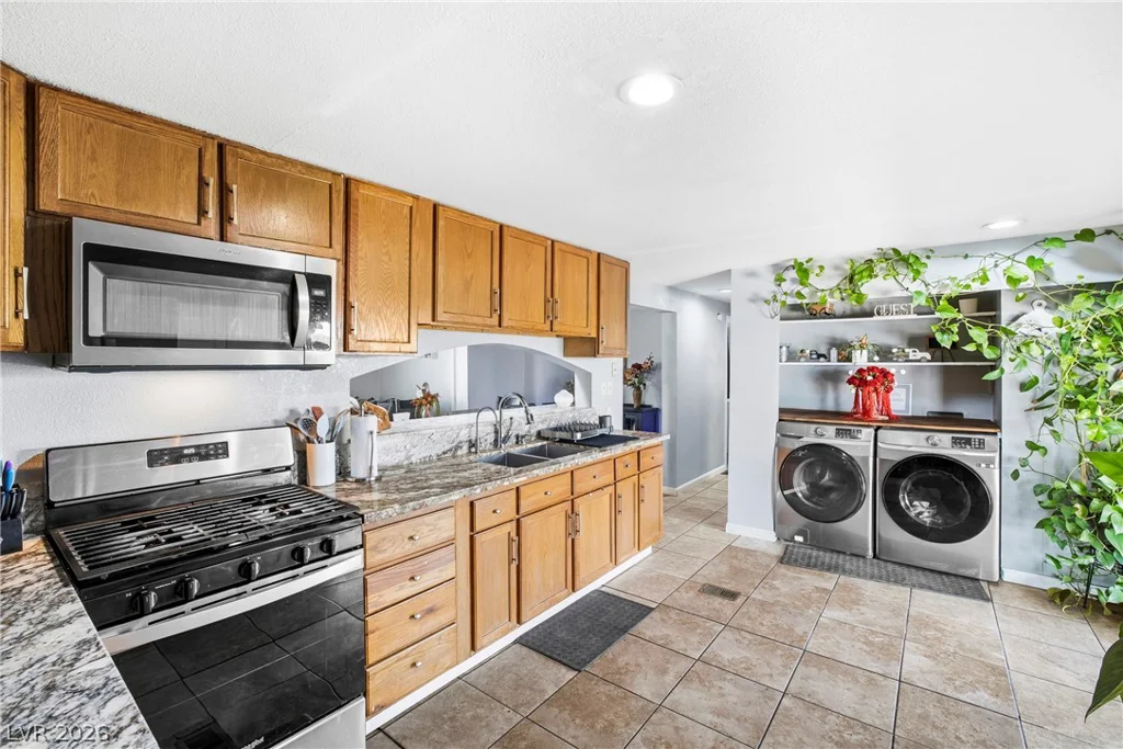 3516 Cactus Springs, Las Vegas, NV 89115