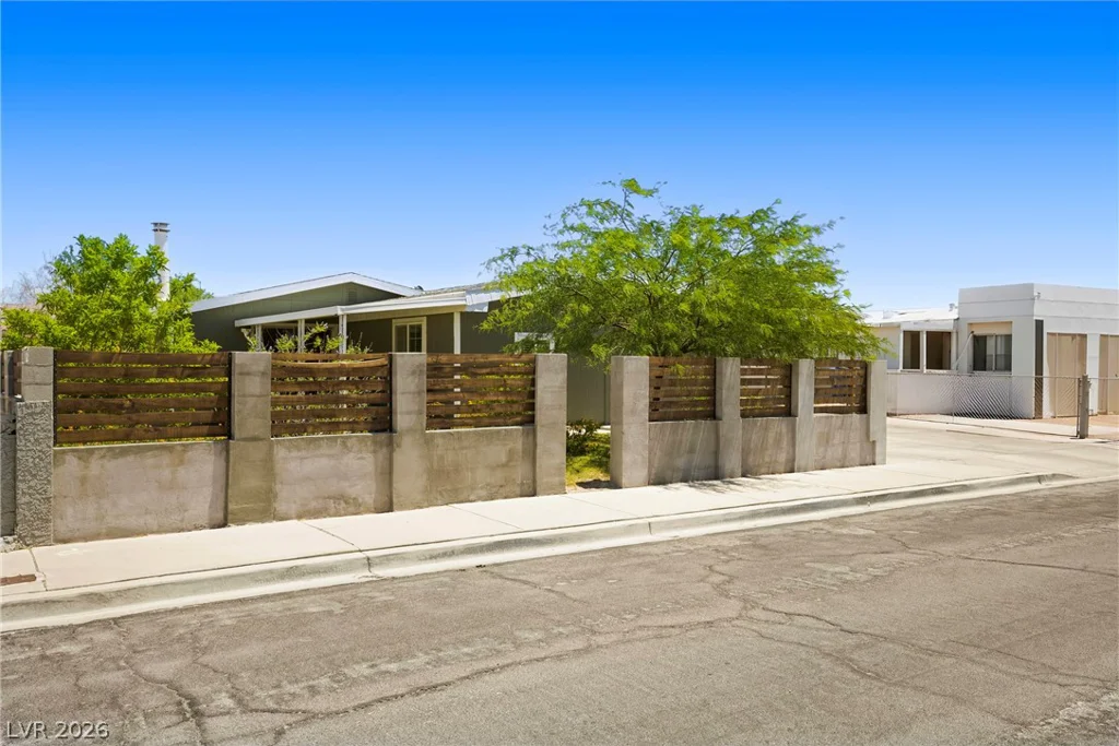 3516 Cactus Springs, Las Vegas, NV 89115