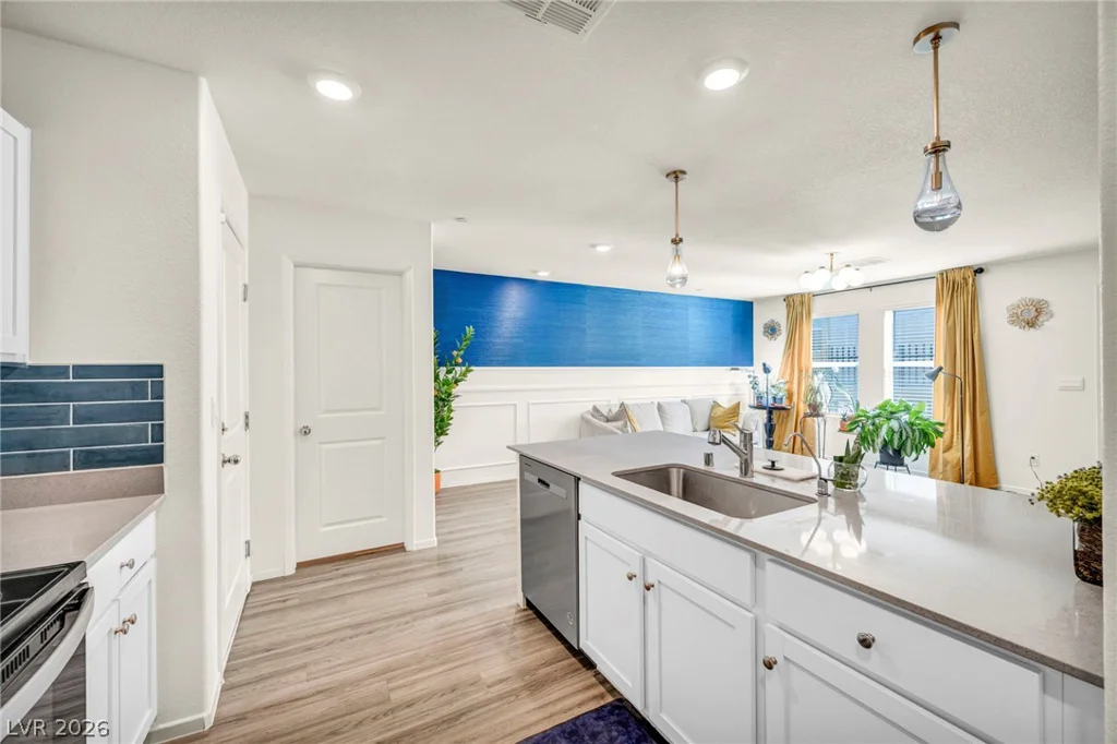 6956 Stratham Hill, Las Vegas, NV 89166