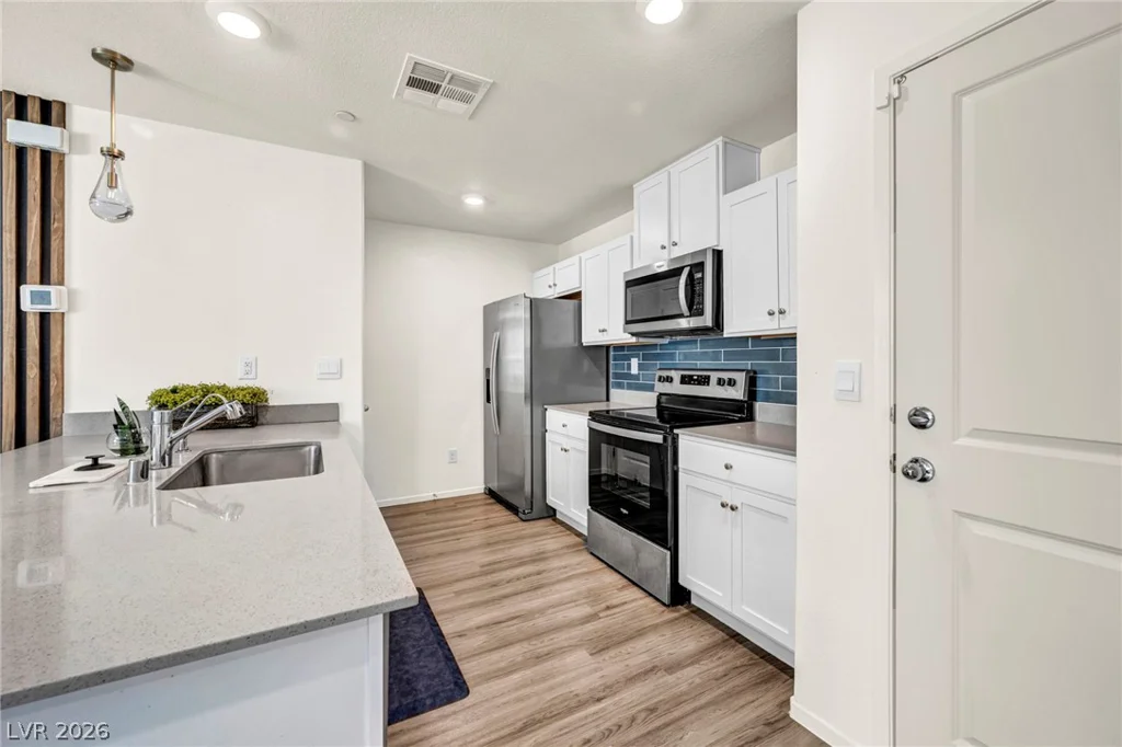 6956 Stratham Hill, Las Vegas, NV 89166