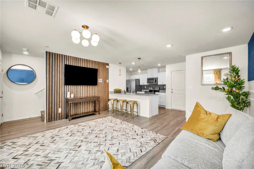 6956 Stratham Hill, Las Vegas, NV 89166