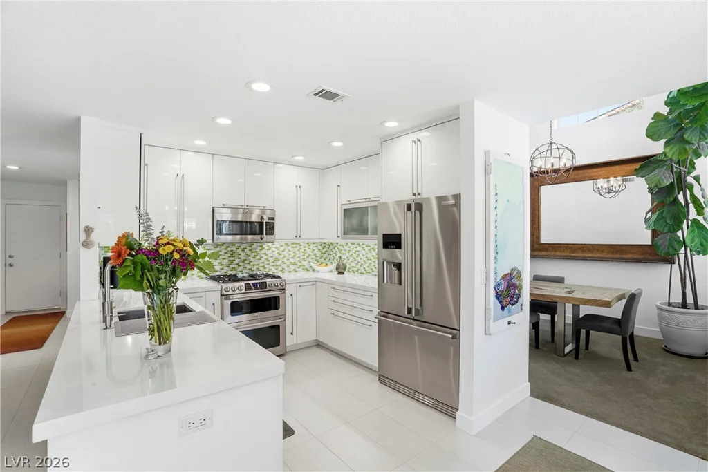 5432 Desert Valley, Las Vegas, NV 89149